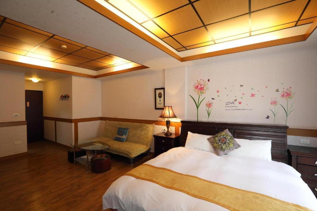 First Place B&B Hualien stad Exteriör bild