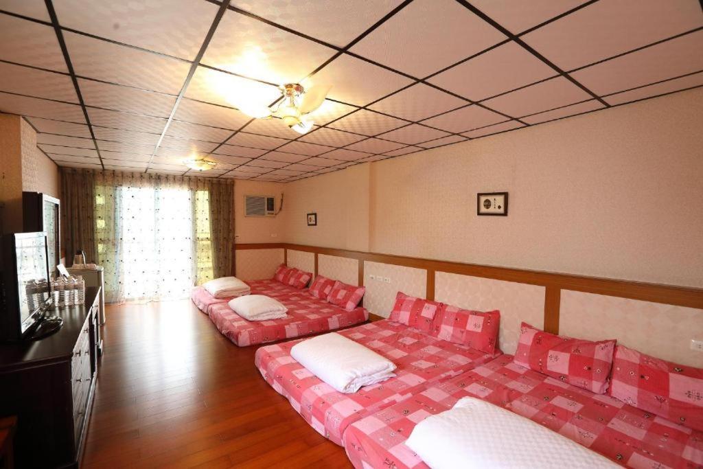 First Place B&B Hualien stad Exteriör bild