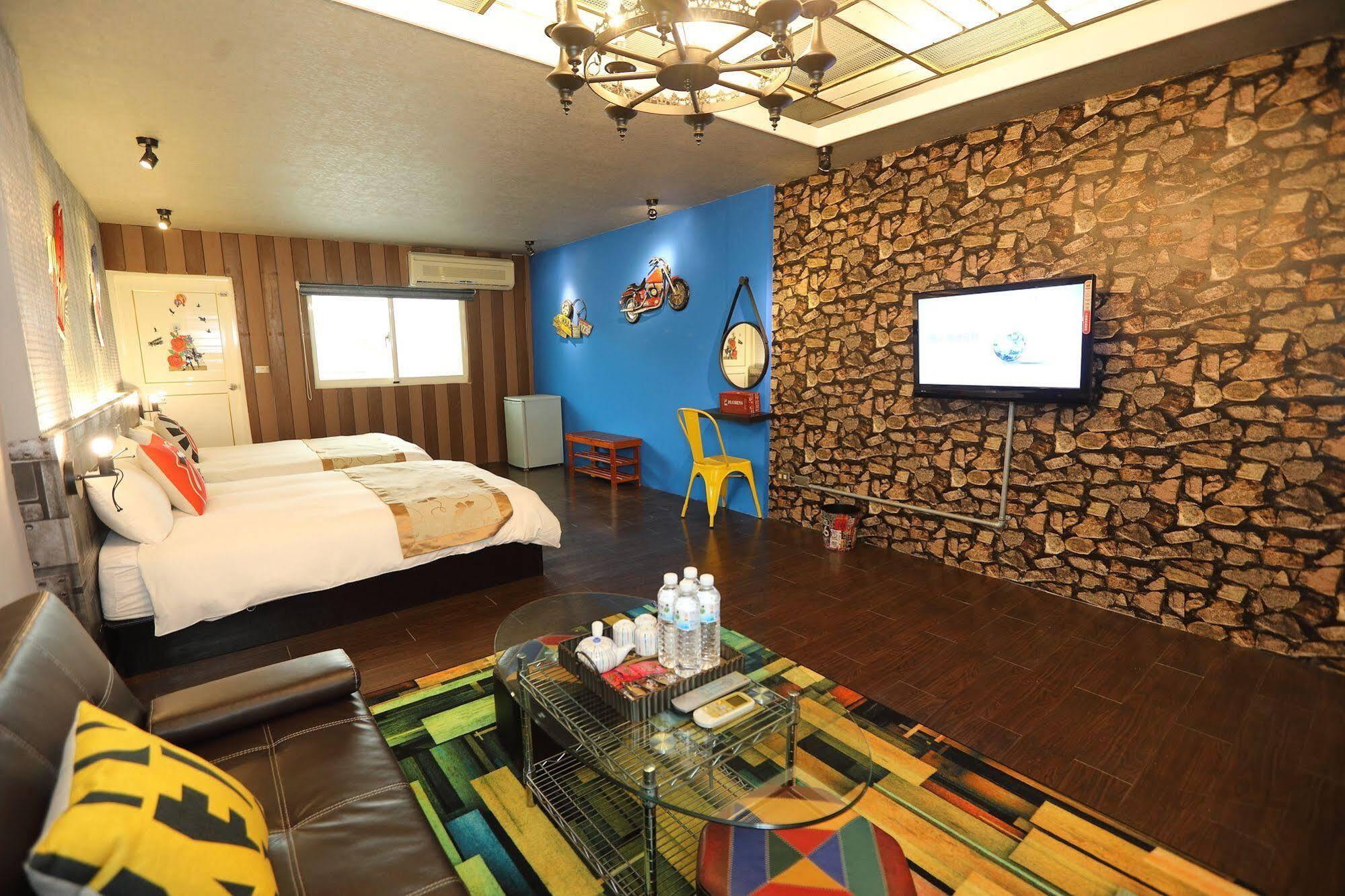First Place B&B Hualien stad Exteriör bild