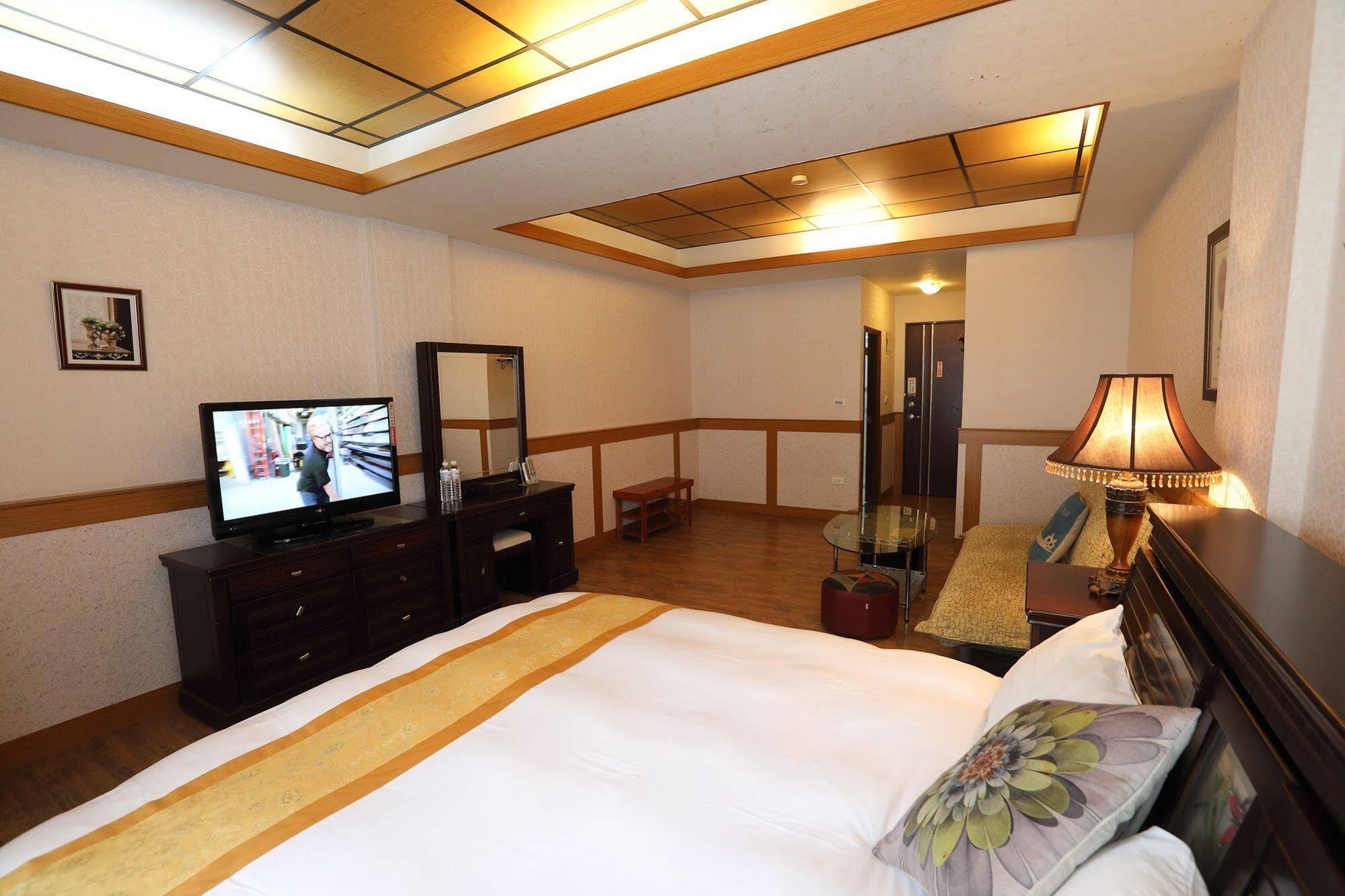 First Place B&B Hualien stad Exteriör bild