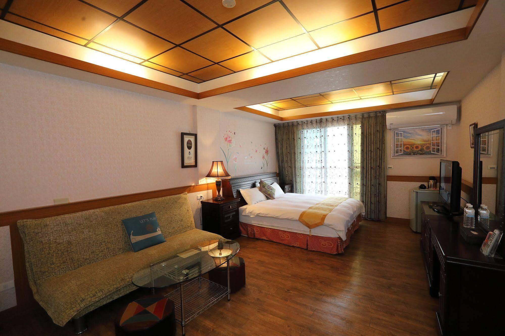 First Place B&B Hualien stad Exteriör bild