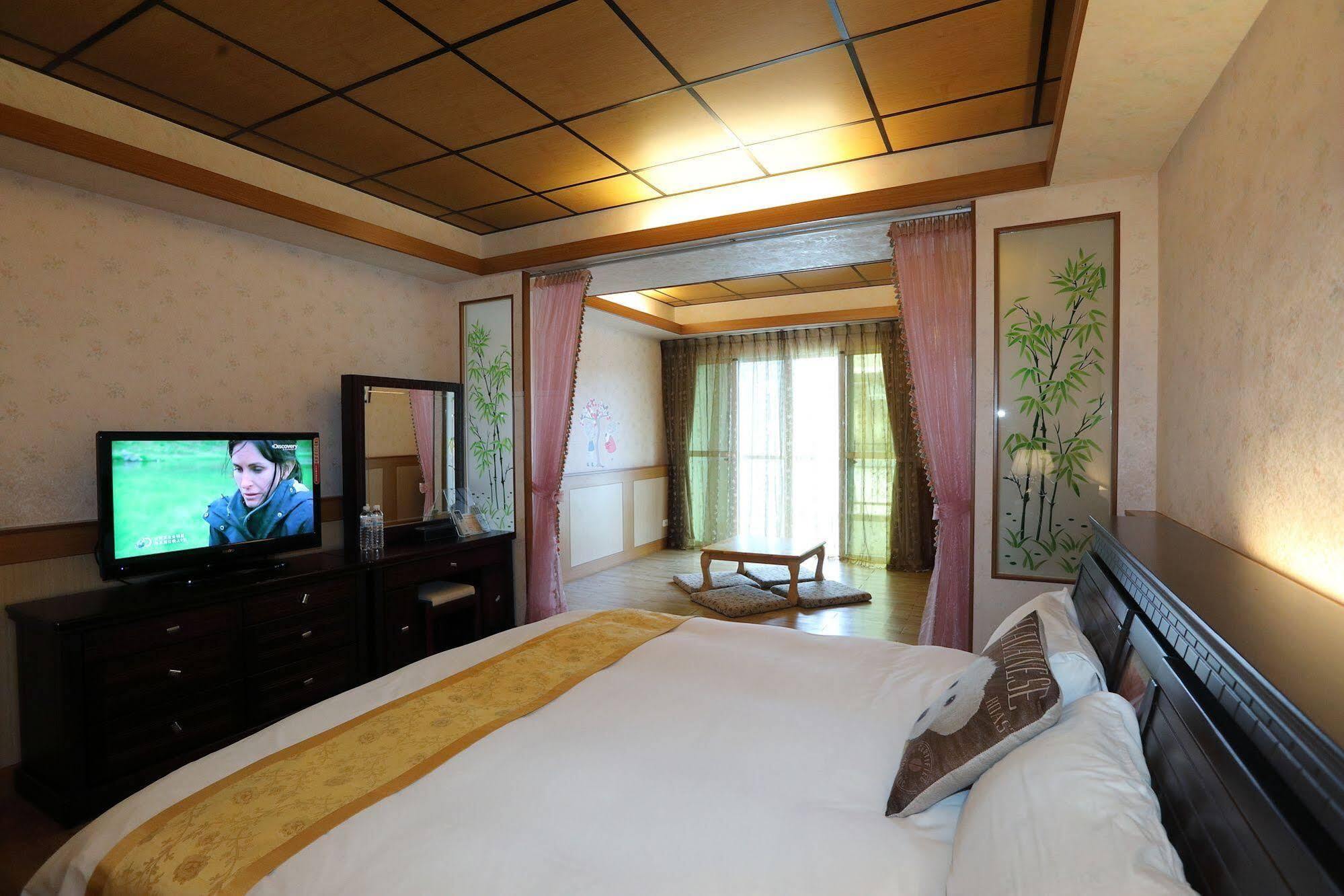 First Place B&B Hualien stad Exteriör bild
