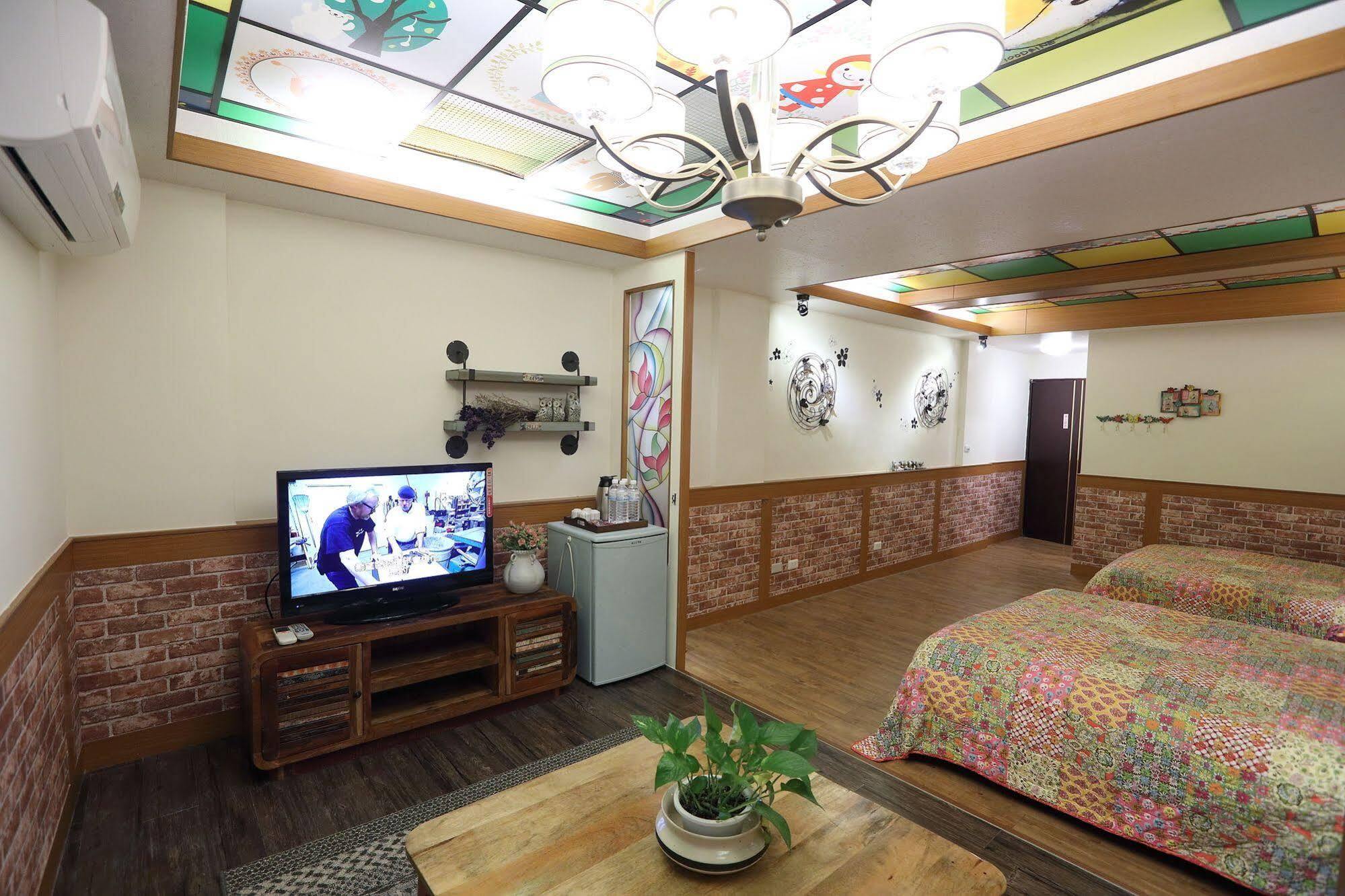 First Place B&B Hualien stad Exteriör bild