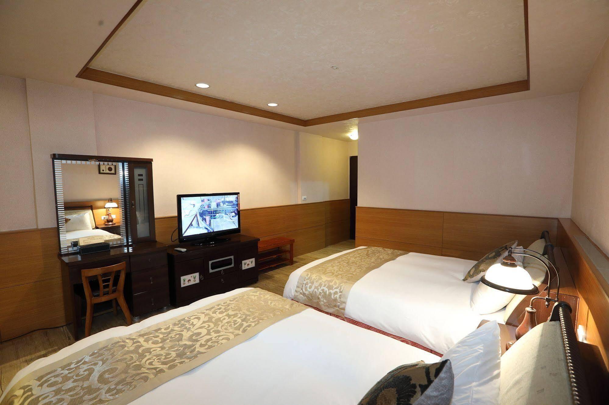 First Place B&B Hualien stad Exteriör bild