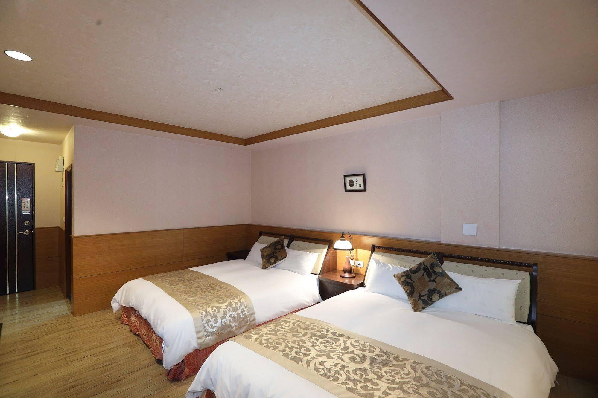 First Place B&B Hualien stad Exteriör bild
