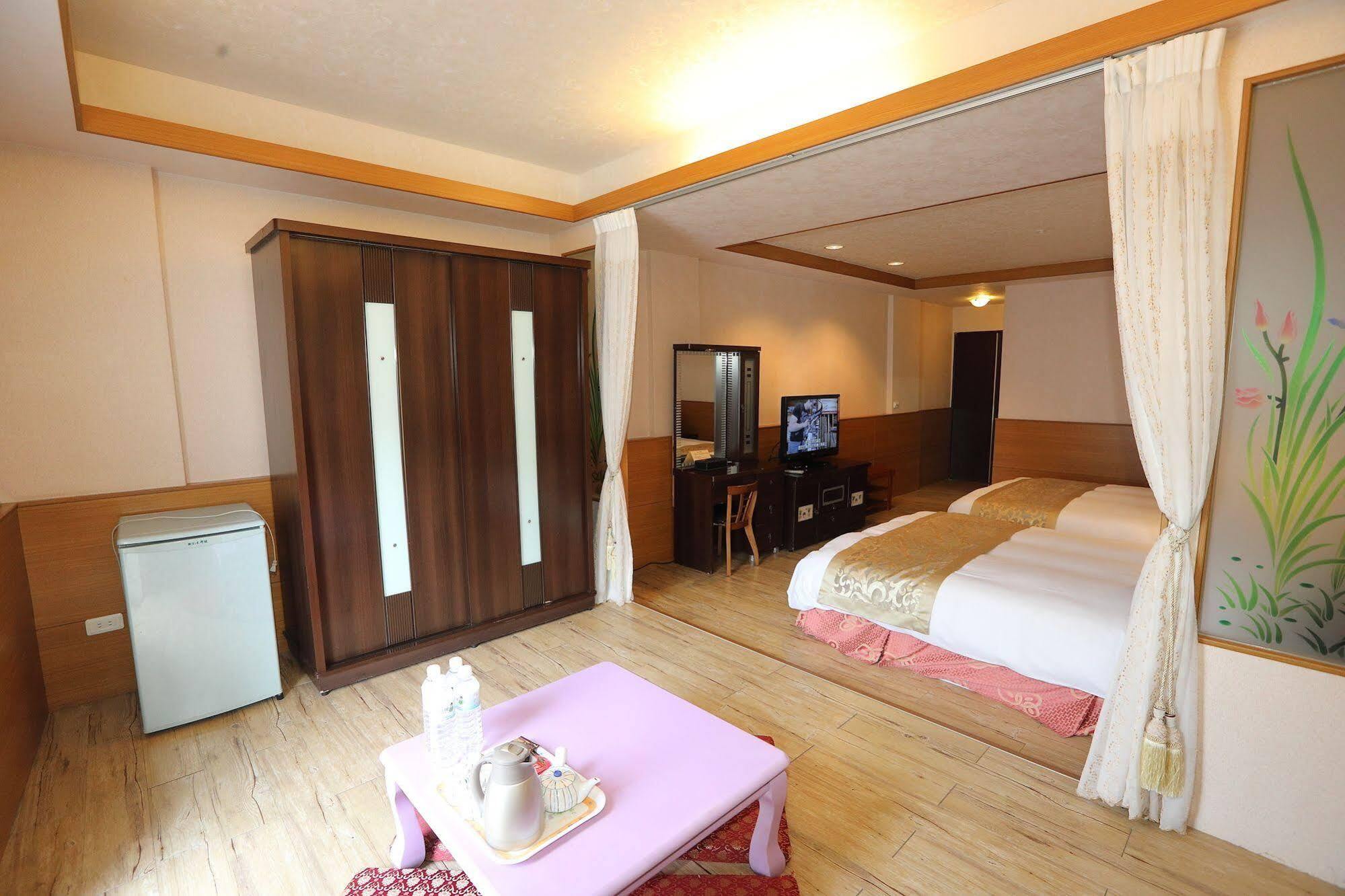 First Place B&B Hualien stad Exteriör bild