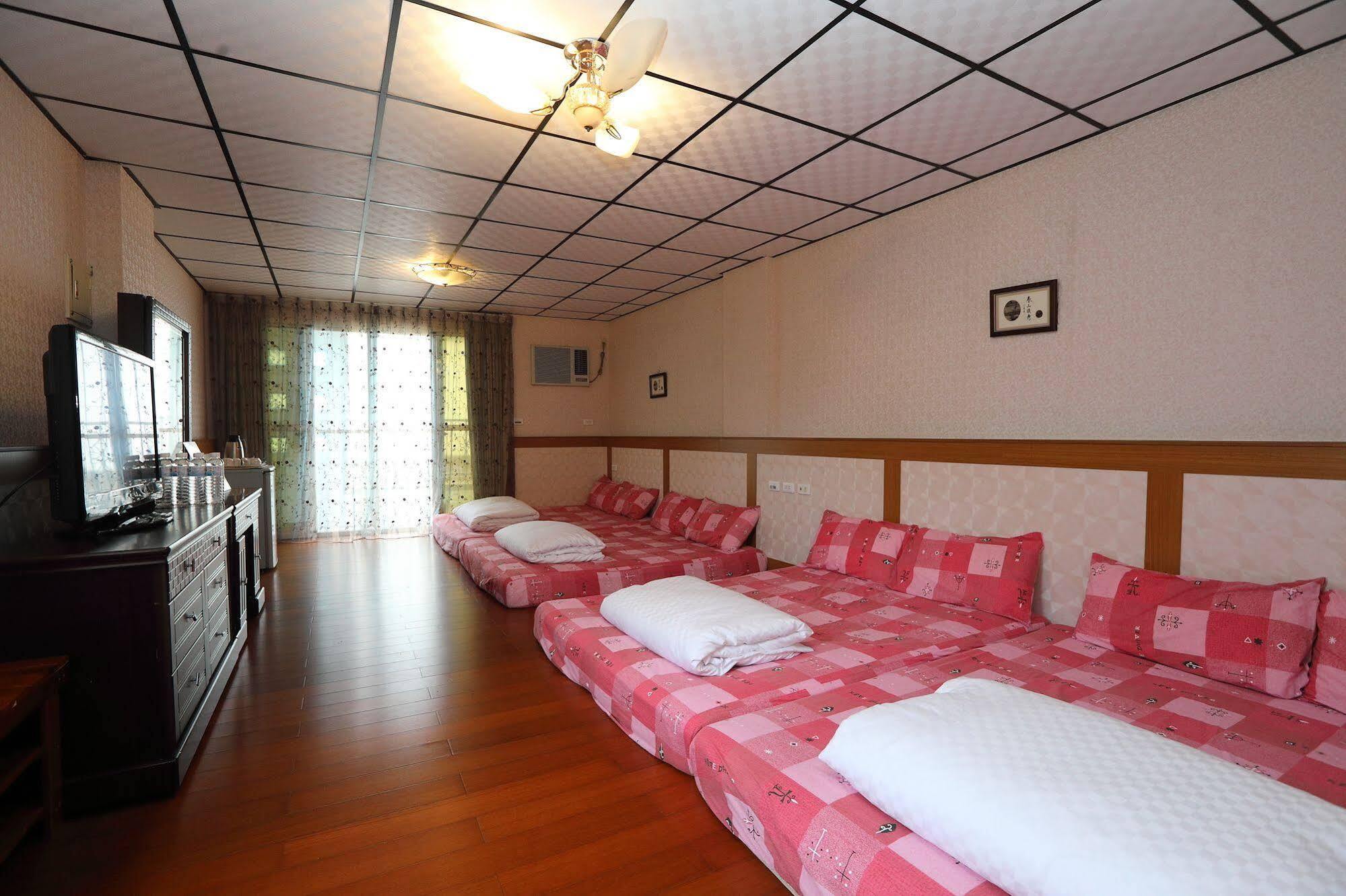 First Place B&B Hualien stad Exteriör bild