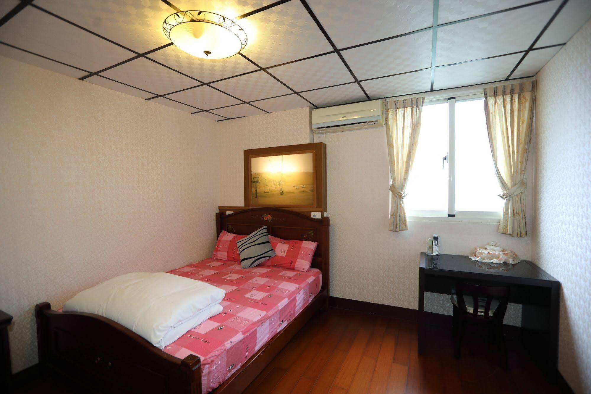 First Place B&B Hualien stad Exteriör bild